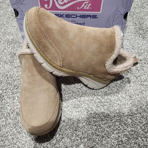 Skechers Easy Going Tan Slip-On Ankle Booties with Fleece Collar Size 6 New